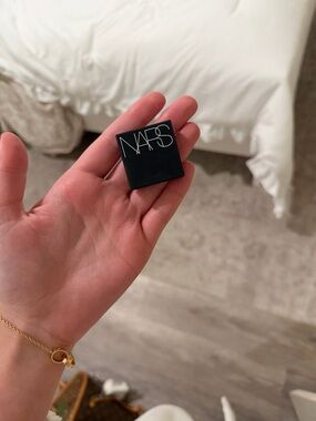 NARS MINI LIGHT REFLECTING™ SETTING POWDER - PRESSED